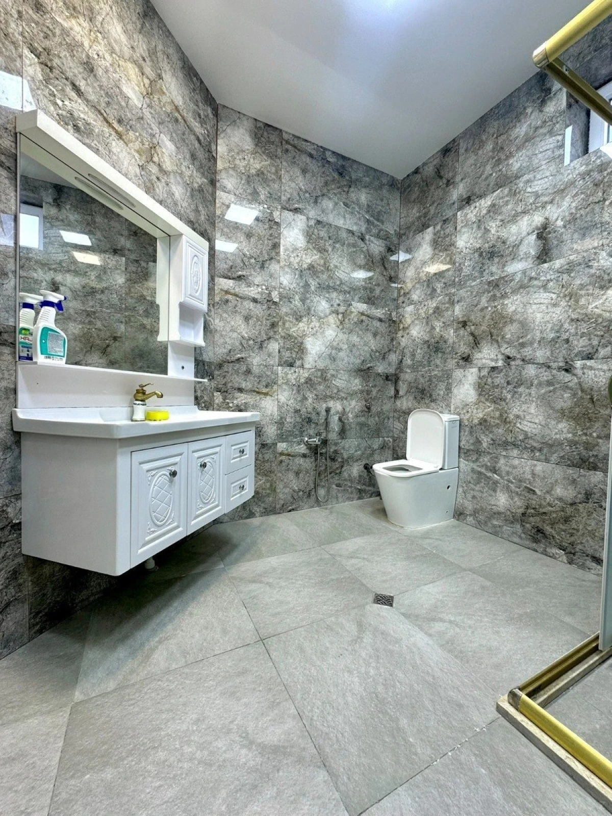 Satılır 5 otaqlı həyət evi 250 m²