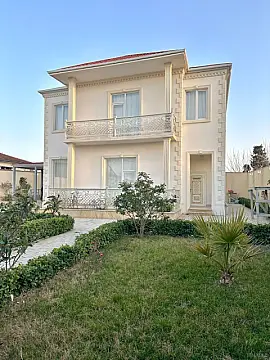 Satılır 5 otaqlı həyət evi 250 m²