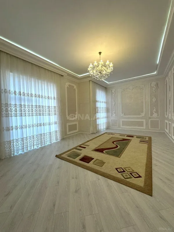 Satılır 5 otaqlı həyət evi 250 m²