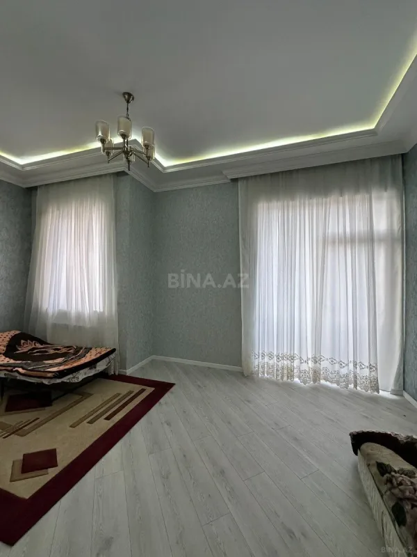 Satılır 5 otaqlı həyət evi 250 m²