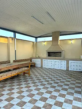 Satılır 5 otaqlı həyət evi 250 m²