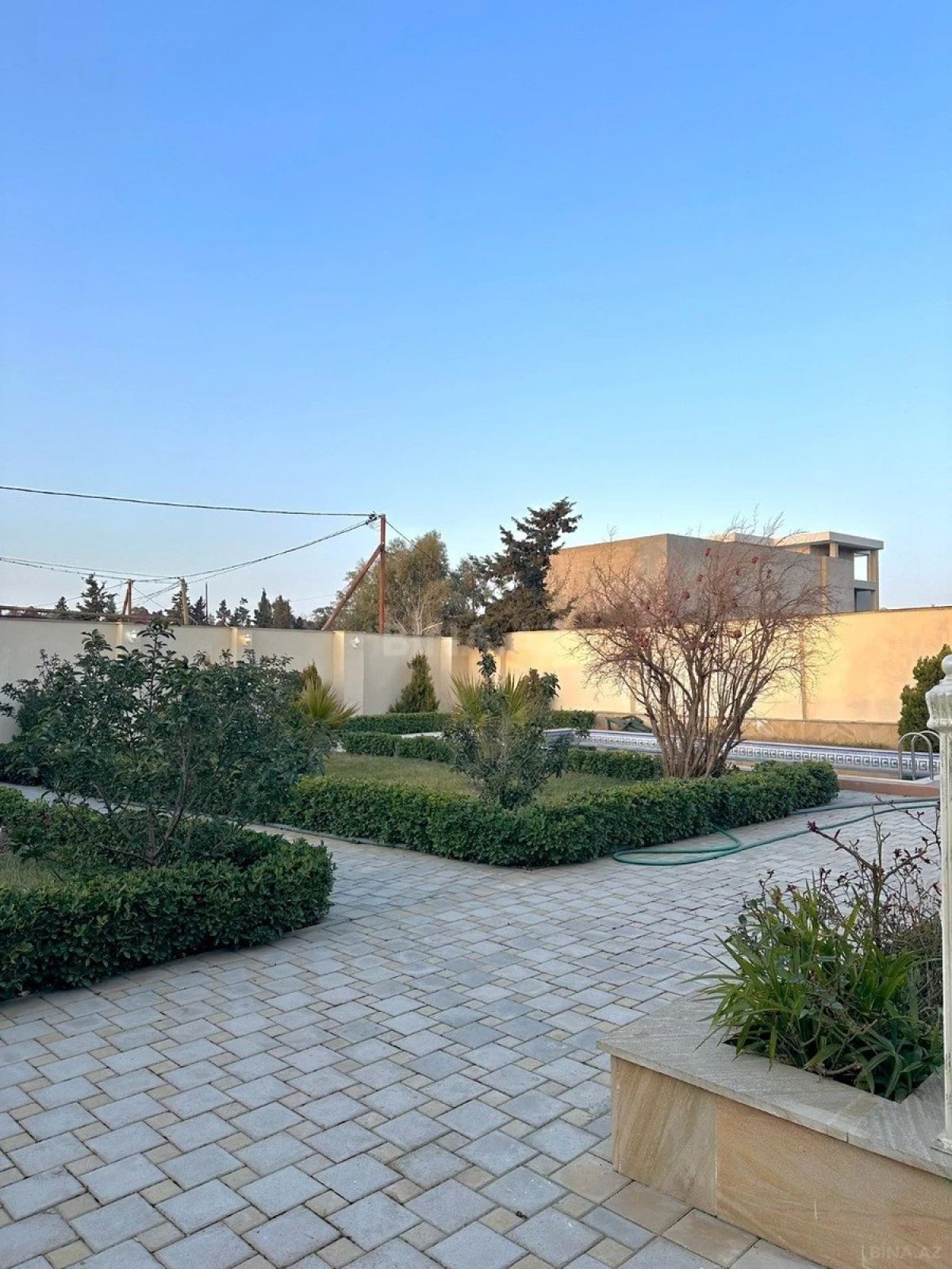 Satılır 5 otaqlı həyət evi 250 m²