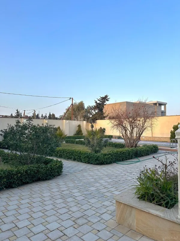 Satılır 5 otaqlı həyət evi 250 m²