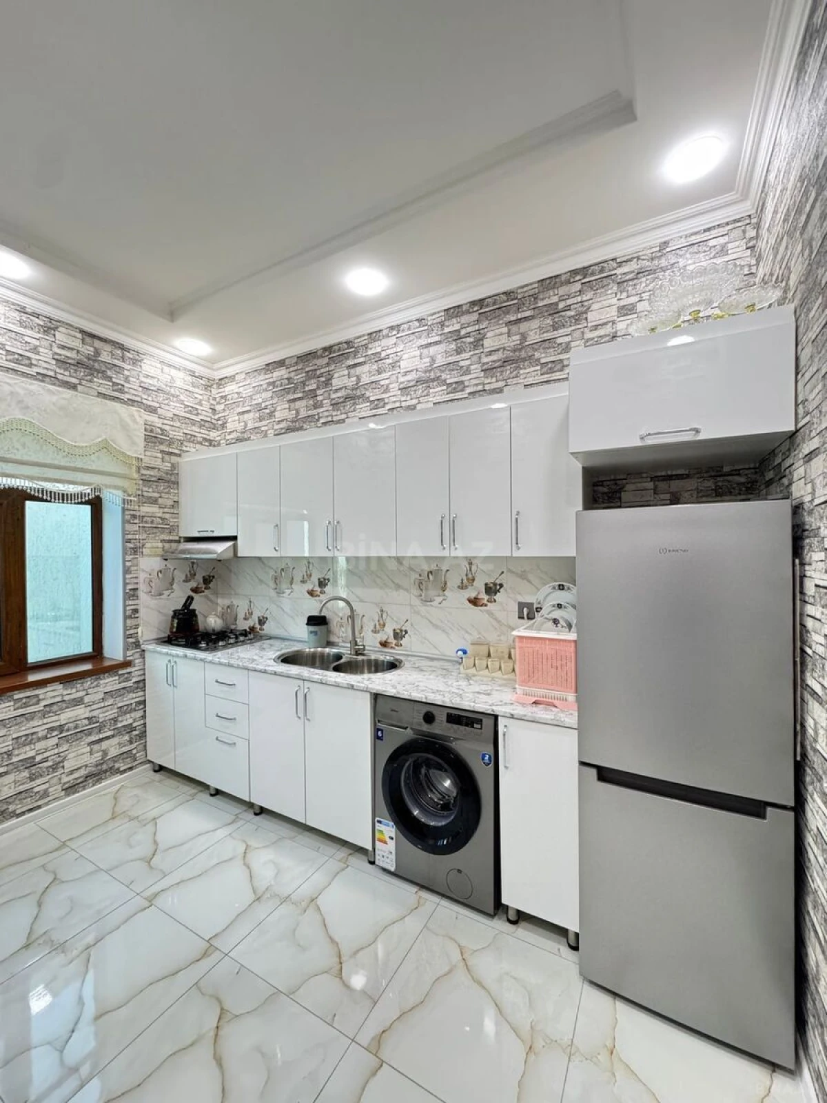 Satılır 4 otaqlı həyət evi 180 m²