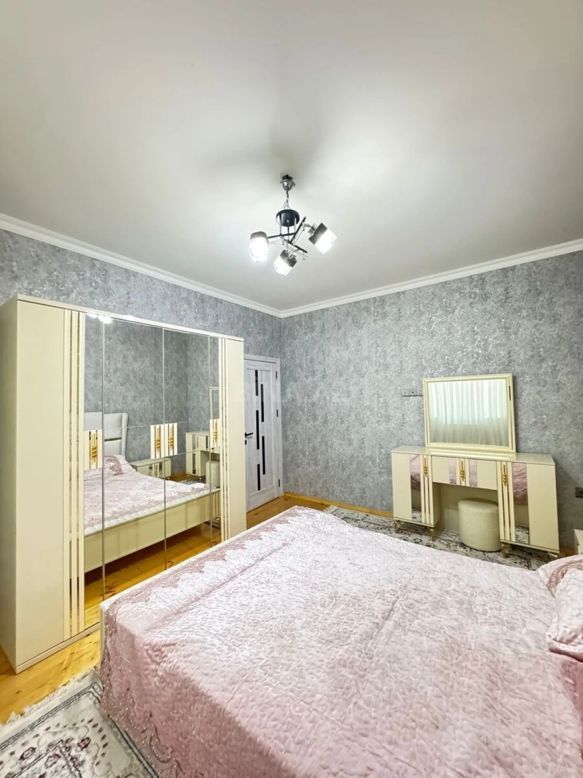 Satılır 4 otaqlı həyət evi 180 m²