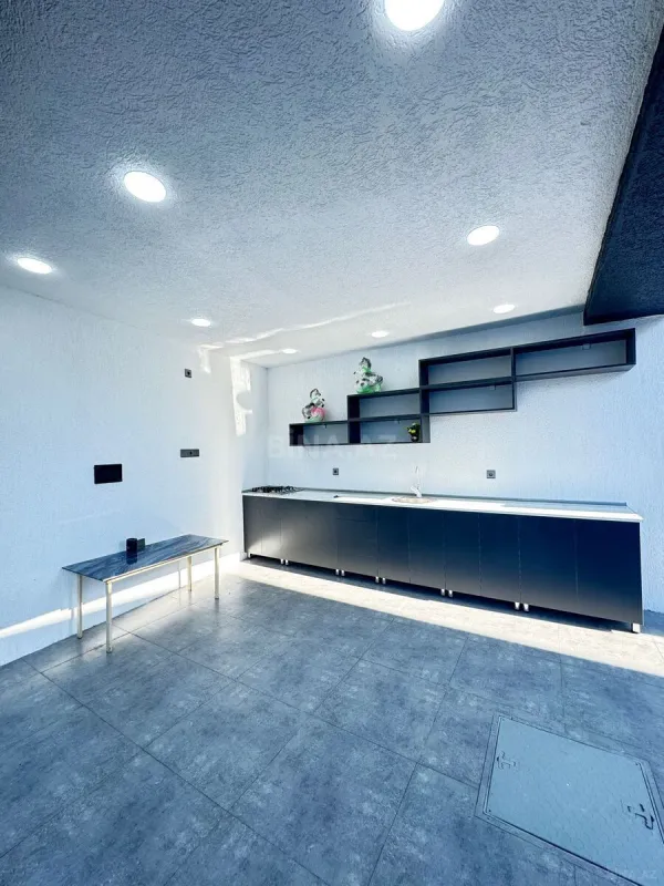 Satılır 4 otaqlı həyət evi 180 m²