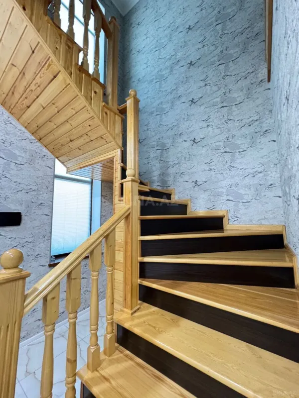 Satılır 4 otaqlı həyət evi 180 m²