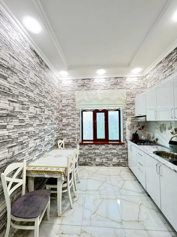 Satılır 4 otaqlı həyət evi 180 m²