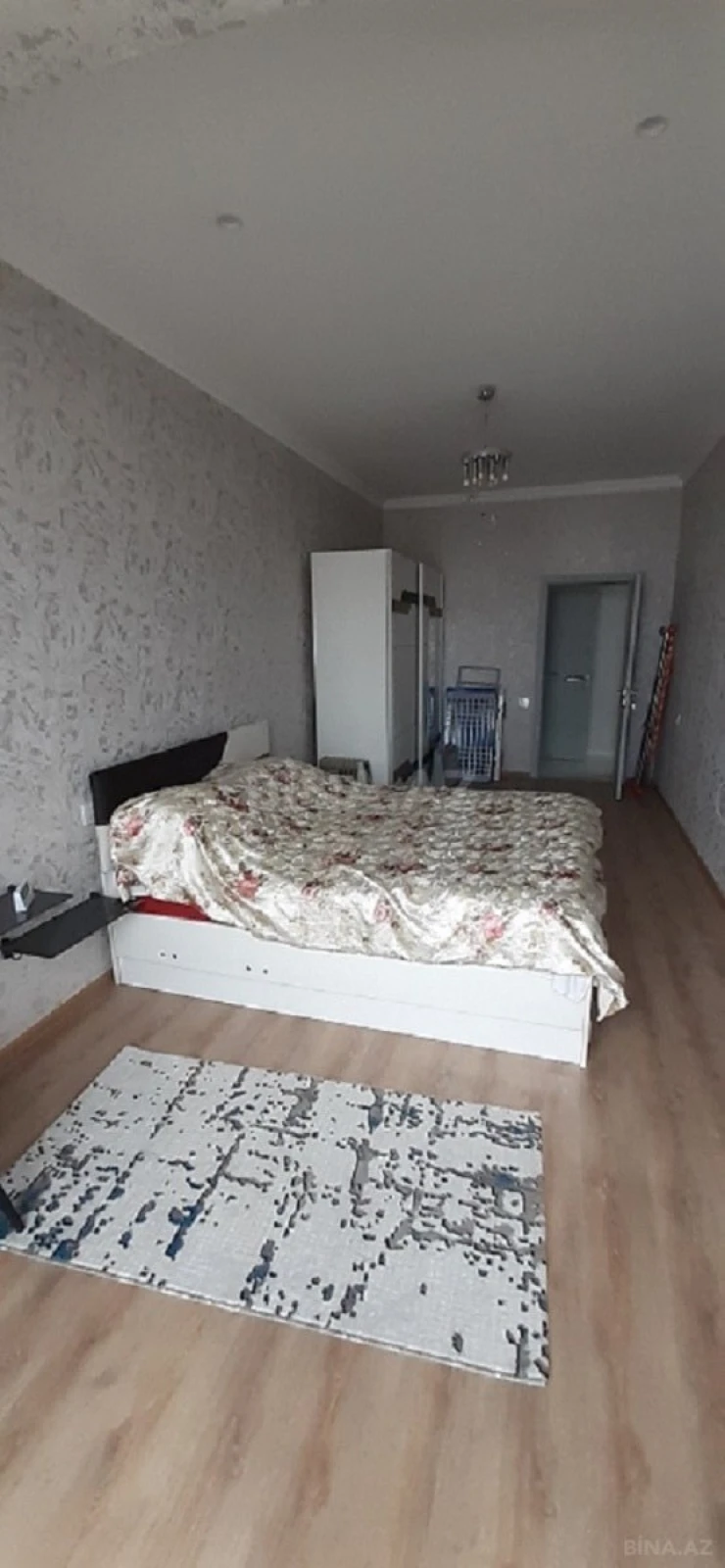 Kirayə verilir 2 otaqlı mənzil 100 m²