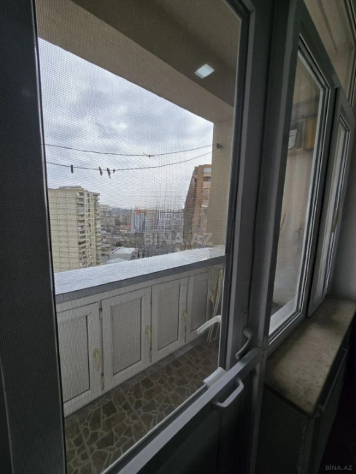 Satılır 3 otaqlı mənzil 115 m²