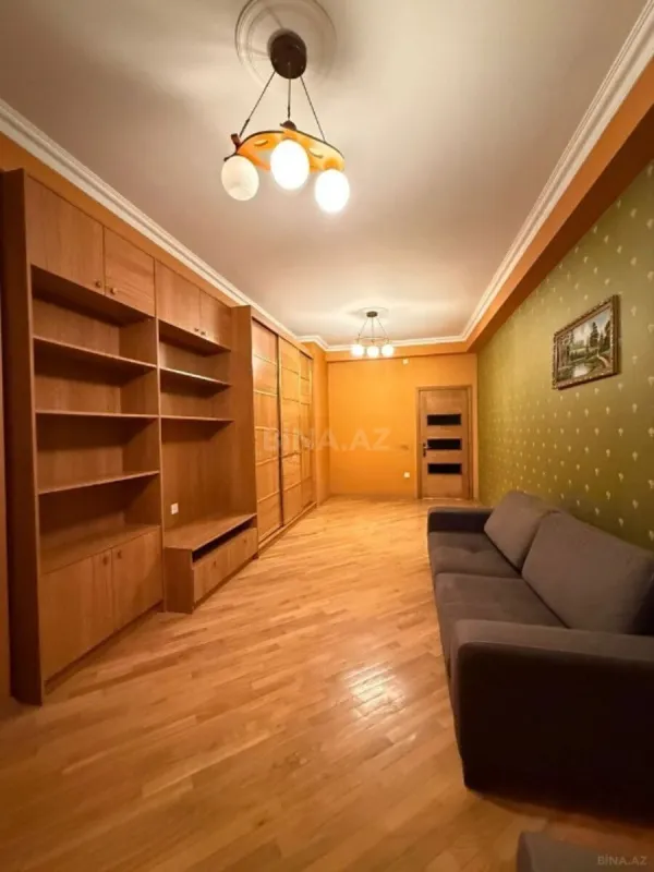Satılır 3 otaqlı mənzil 115 m²