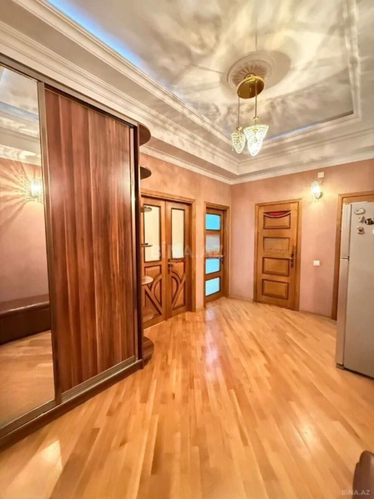 Satılır 3 otaqlı mənzil 115 m²