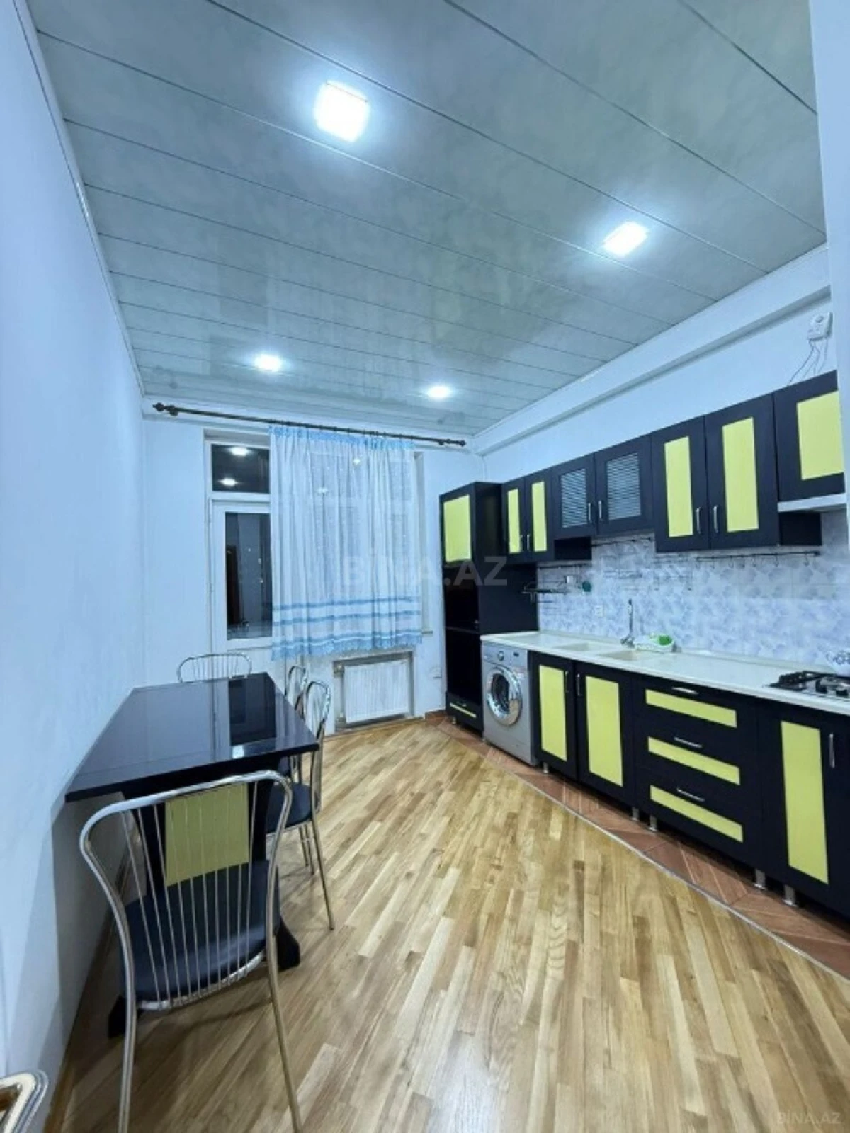 Satılır 3 otaqlı mənzil 115 m²