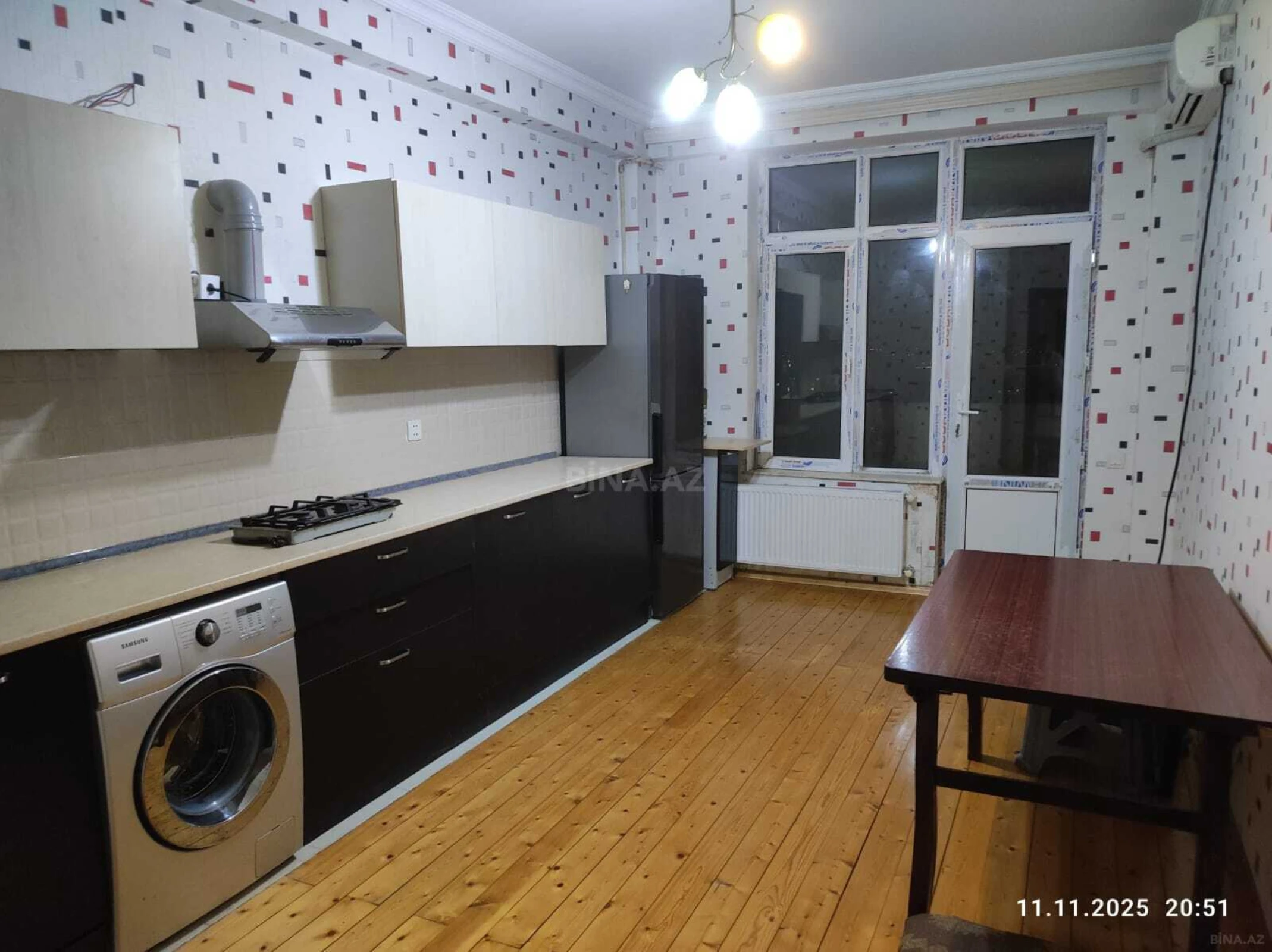 Kirayə verilir 4 otaqlı mənzil 130 m²