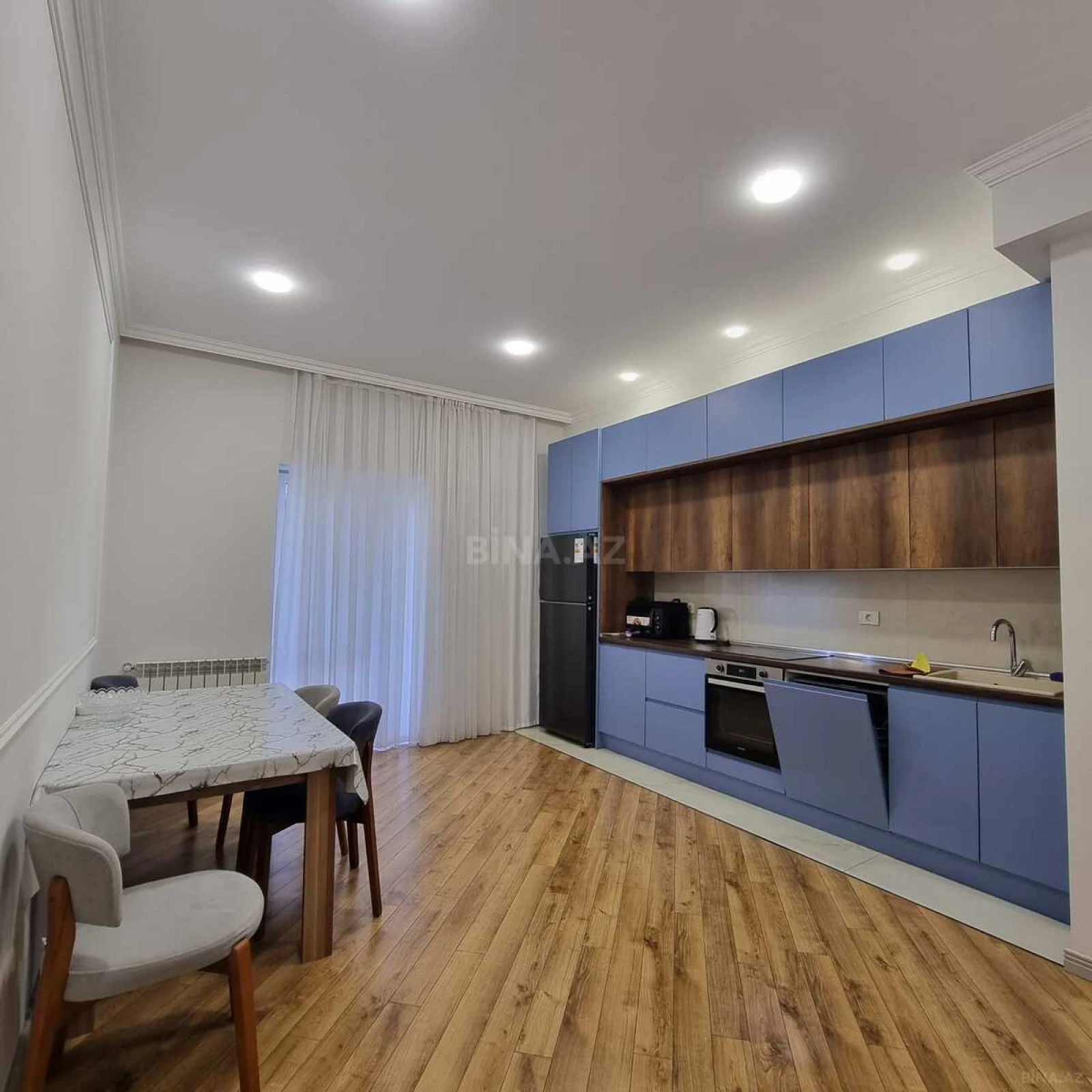 Kirayə verilir 3 otaqlı mənzil 130 m²