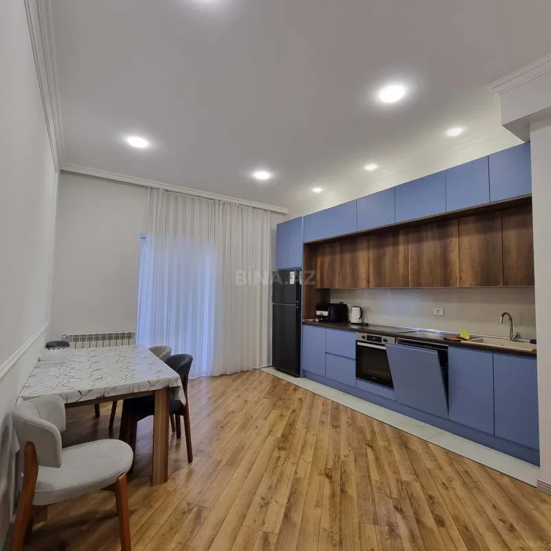 Kirayə verilir 3 otaqlı mənzil 130 m²