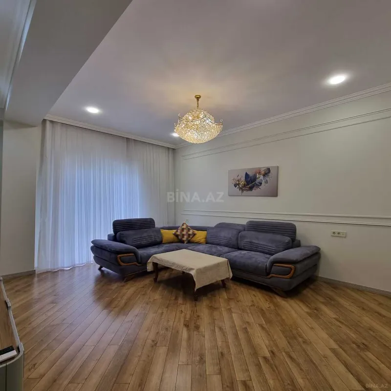 Kirayə verilir 3 otaqlı mənzil 130 m²