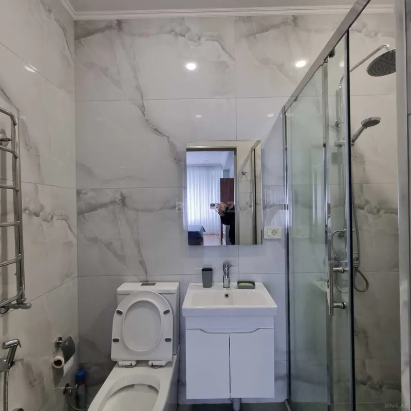 Kirayə verilir 3 otaqlı mənzil 130 m²