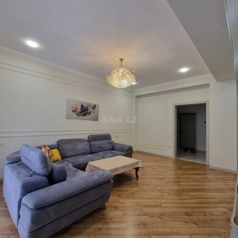 Kirayə verilir 3 otaqlı mənzil 130 m²