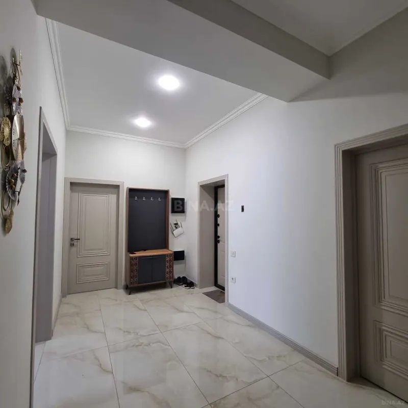 Kirayə verilir 3 otaqlı mənzil 130 m²