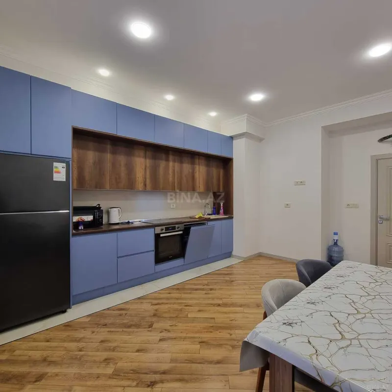 Kirayə verilir 3 otaqlı mənzil 130 m²