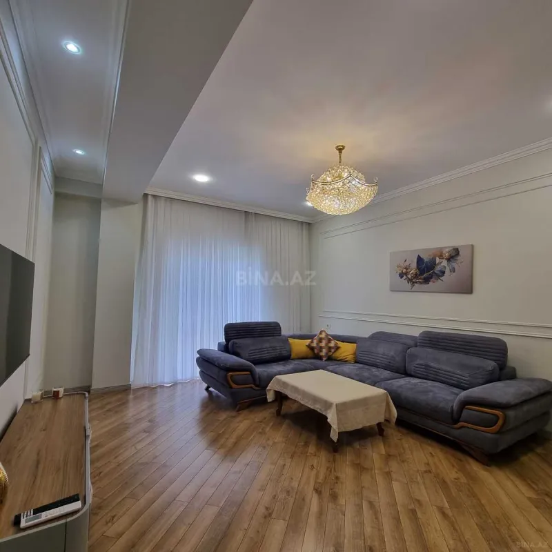 Kirayə verilir 3 otaqlı mənzil 130 m²