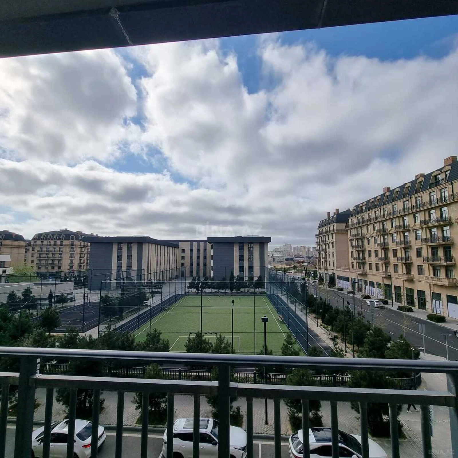 Kirayə verilir 3 otaqlı mənzil 130 m²