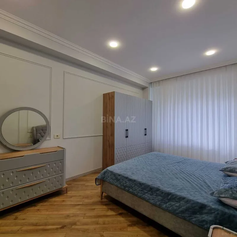 Kirayə verilir 3 otaqlı mənzil 130 m²