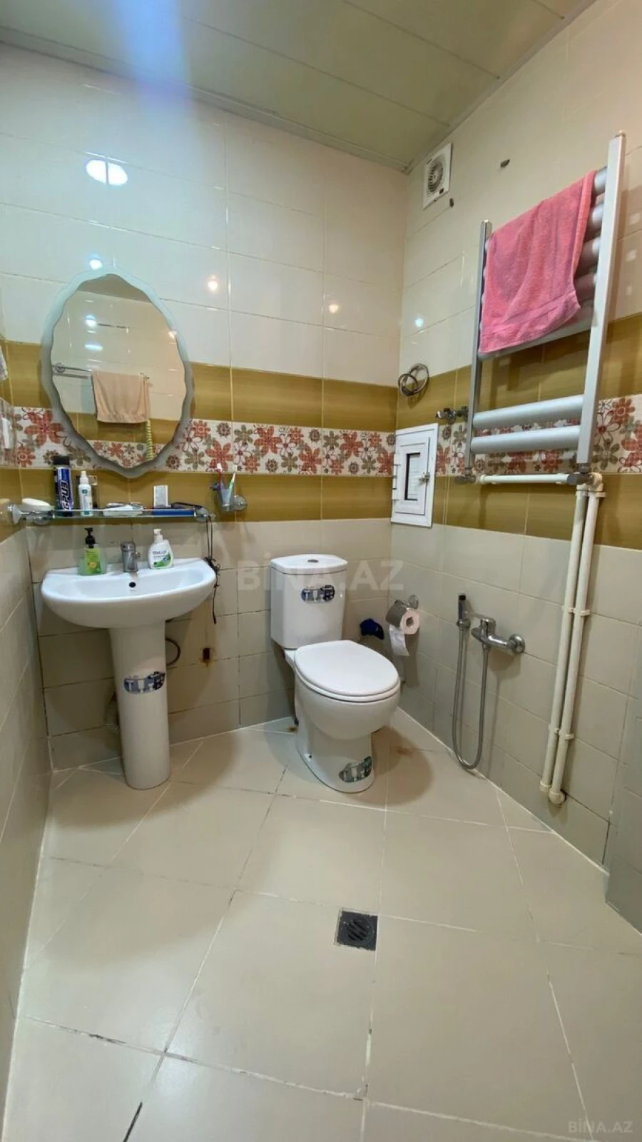 Satılır 2 otaqlı mənzil 65 m²