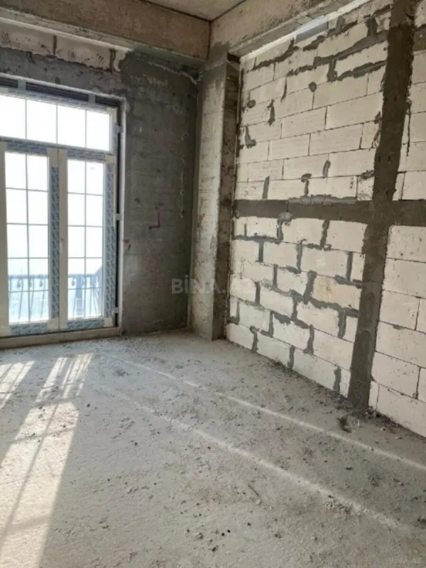 Satılır 4 otaqlı mənzil 152.2 m²
