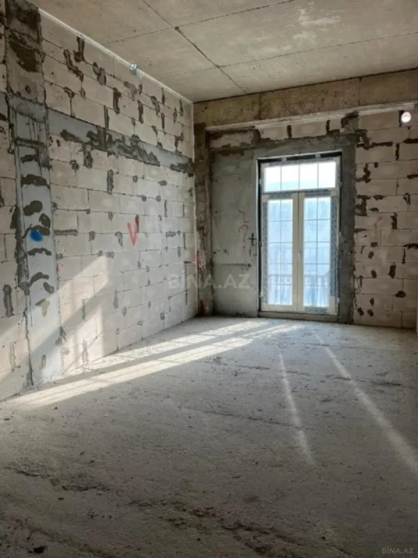 Satılır 4 otaqlı mənzil 152.2 m²