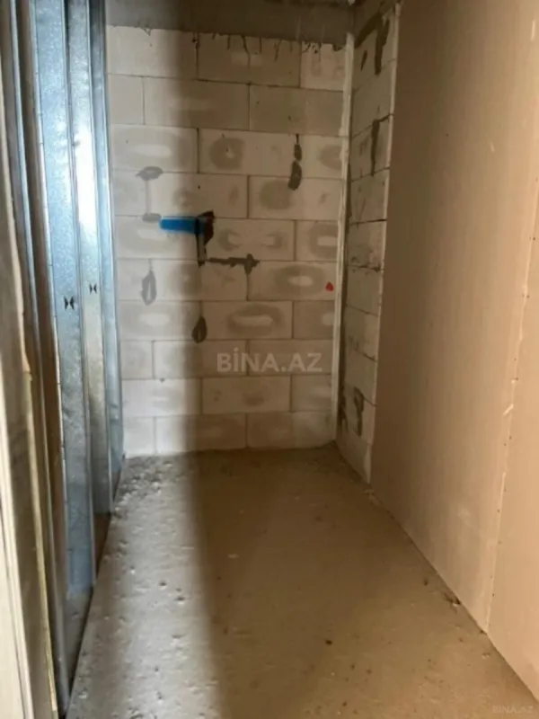 Satılır 4 otaqlı mənzil 152.2 m²