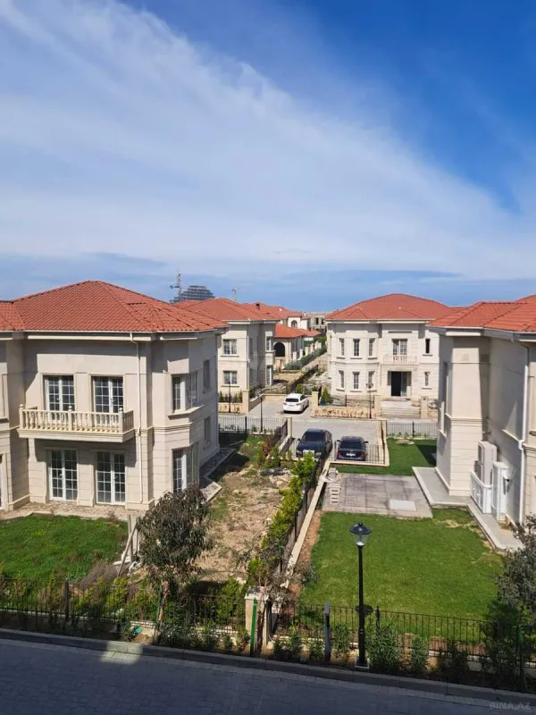 Satılır 2 otaqlı mənzil 86 m²