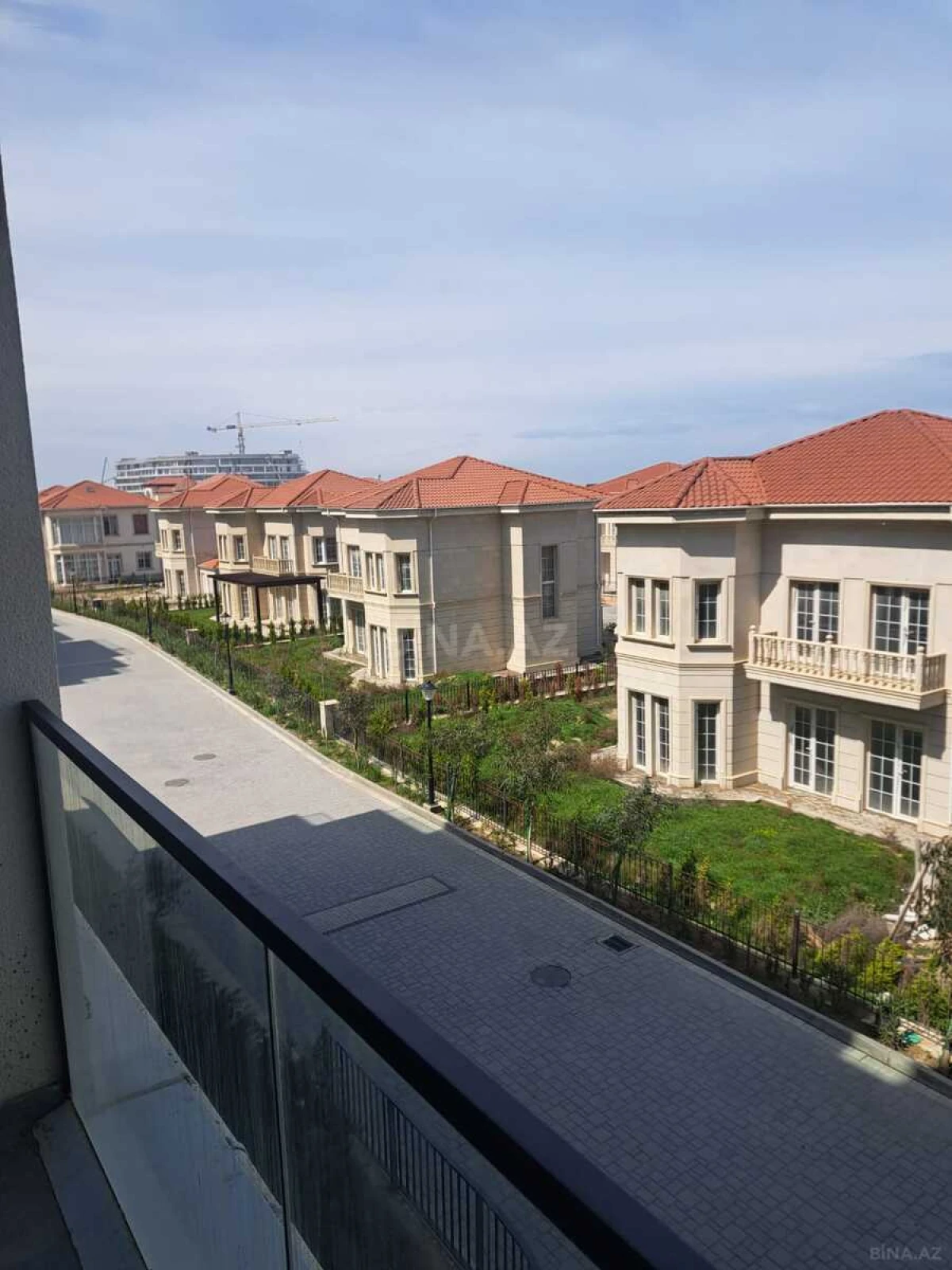 Satılır 2 otaqlı mənzil 86 m²