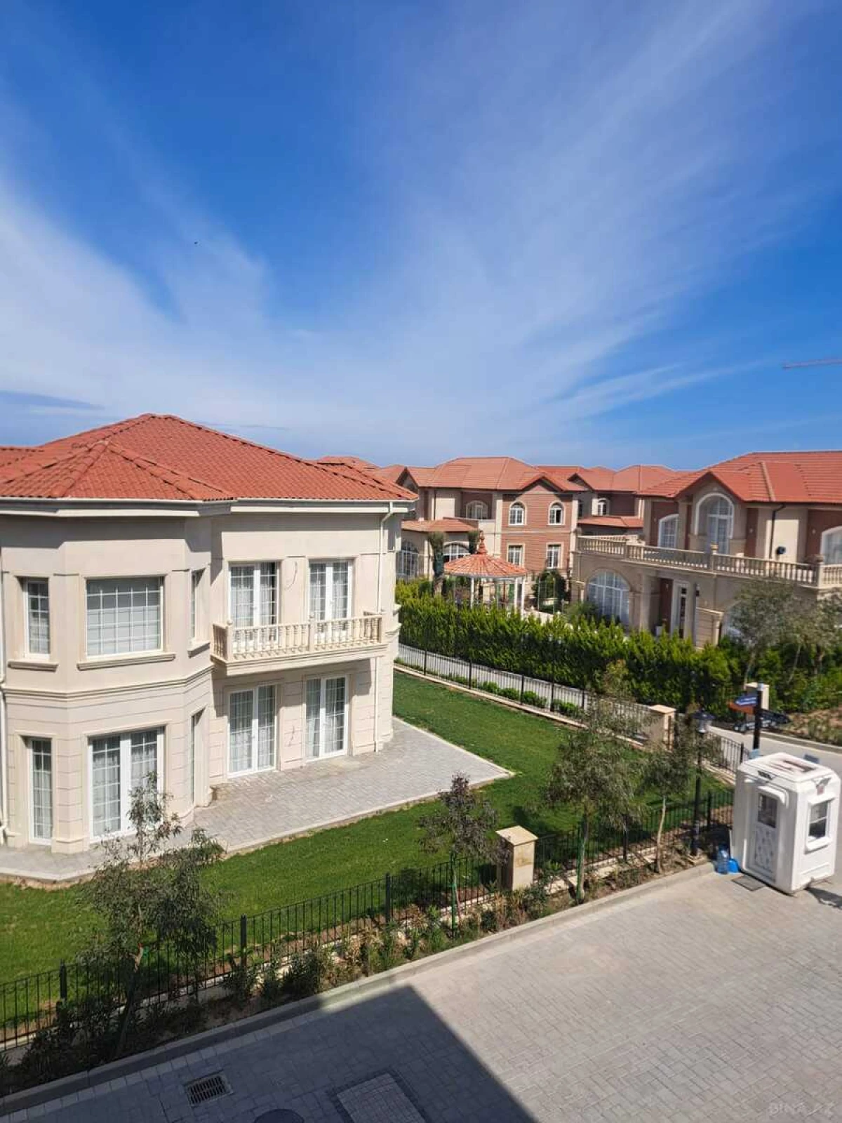 Satılır 2 otaqlı mənzil 86 m²