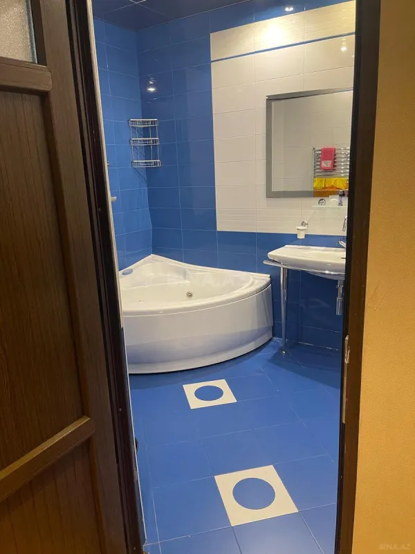 Satılır 3 otaqlı mənzil 171 m²