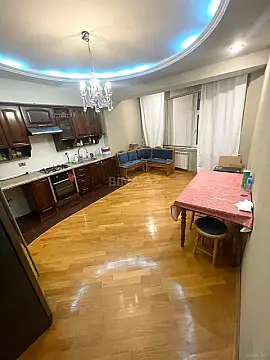 Satılır 3 otaqlı mənzil 171 m²