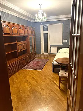 Satılır 3 otaqlı mənzil 171 m²