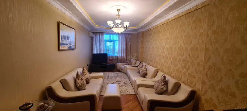 Satılır 3 otaqlı mənzil 135 m²