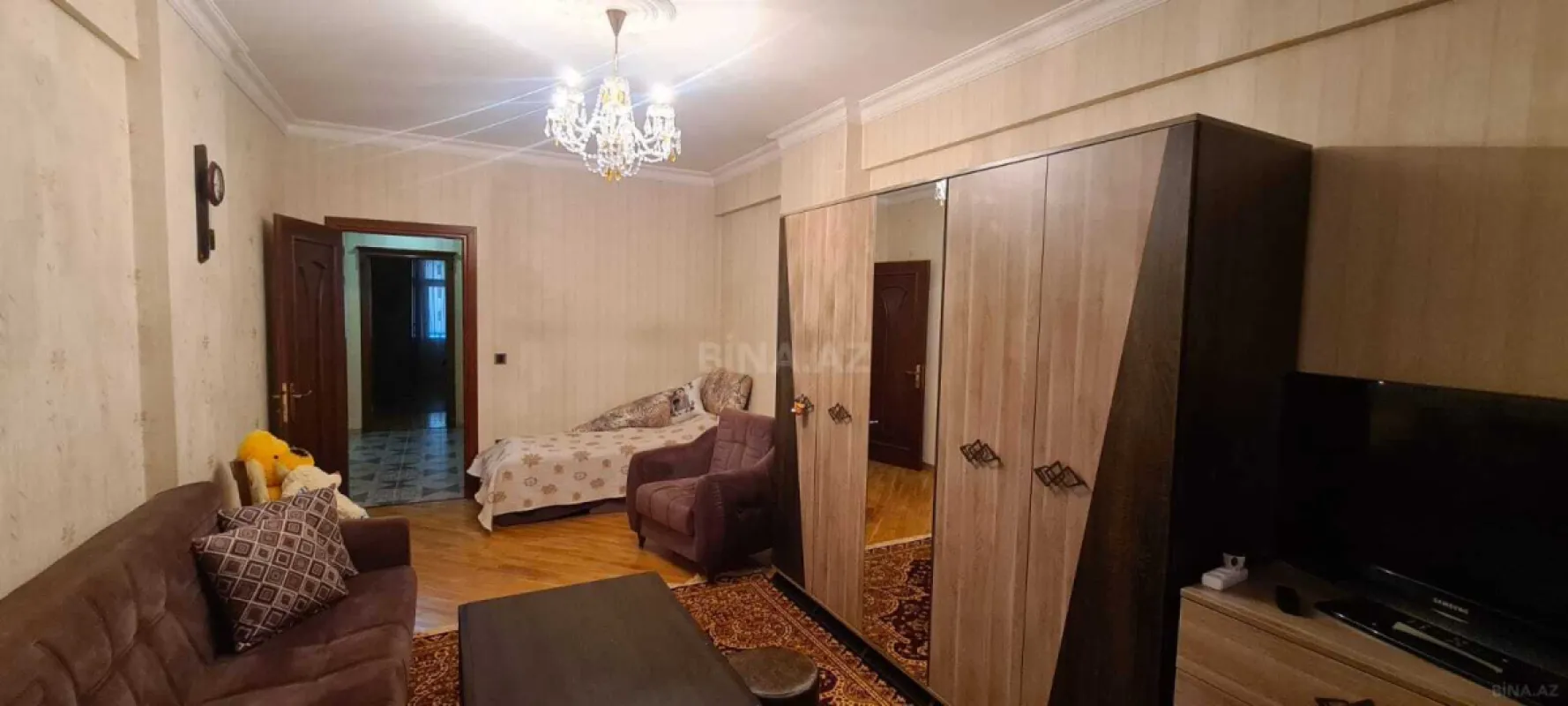 Satılır 3 otaqlı mənzil 135 m²