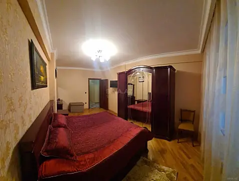 Satılır 3 otaqlı mənzil 135 m²