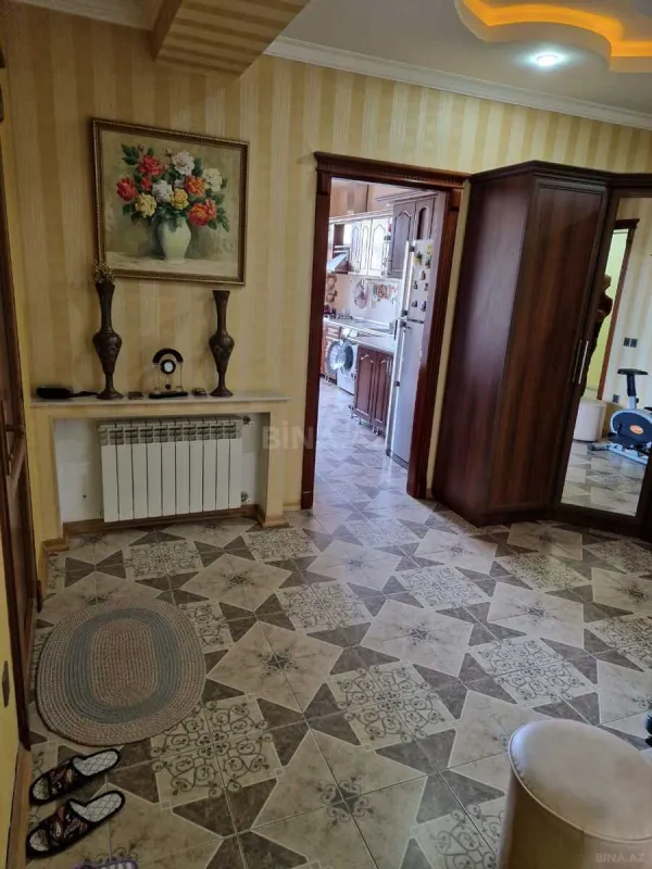 Satılır 3 otaqlı mənzil 135 m²