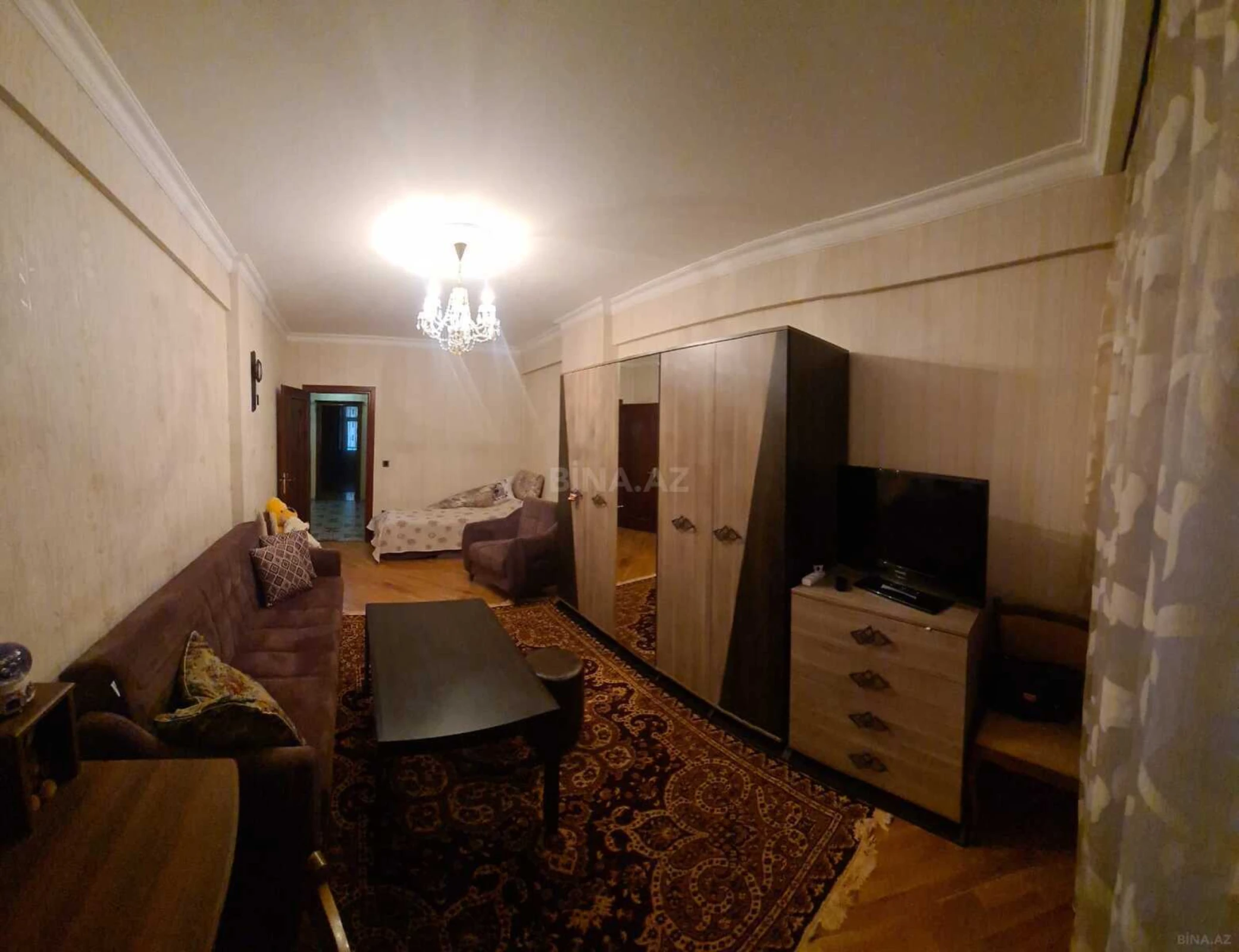 Satılır 3 otaqlı mənzil 135 m²