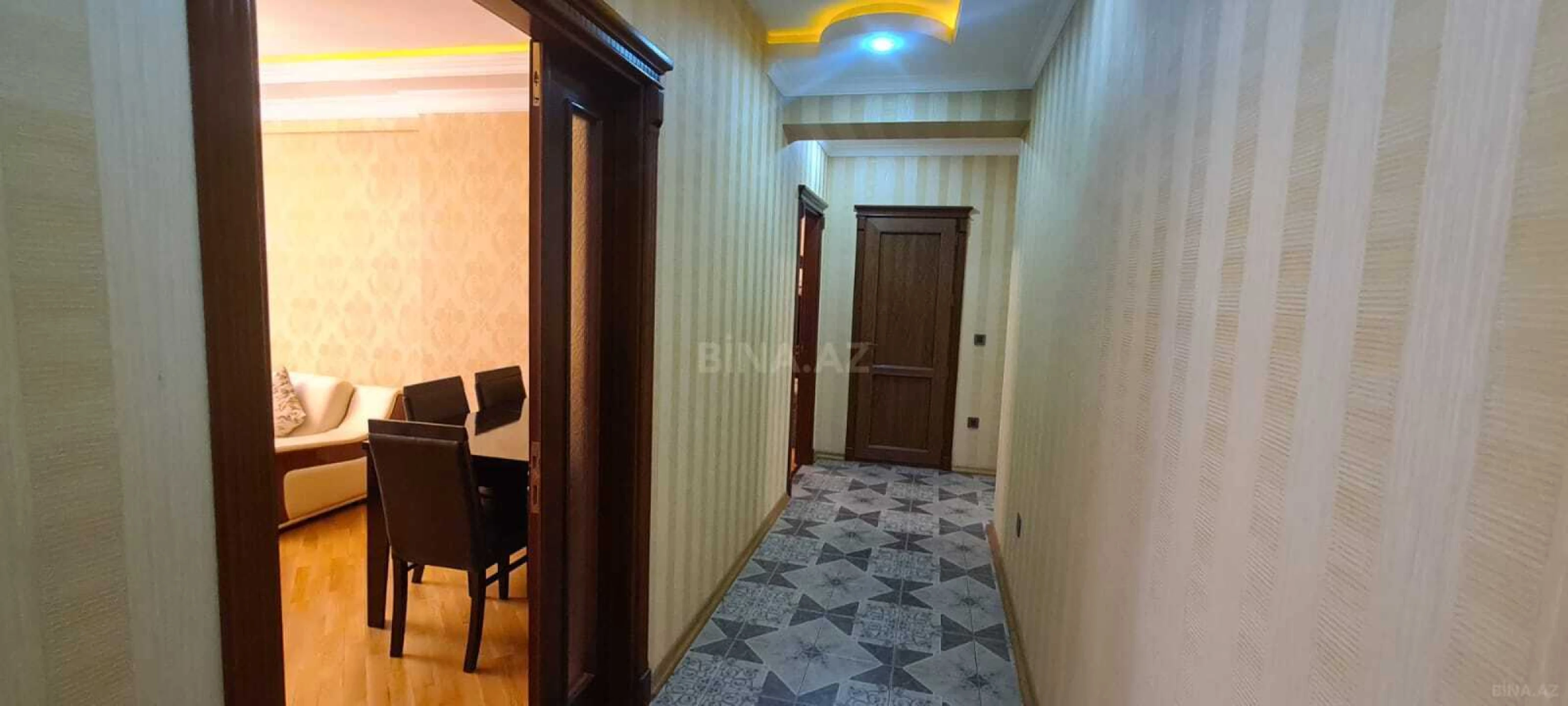 Satılır 3 otaqlı mənzil 135 m²
