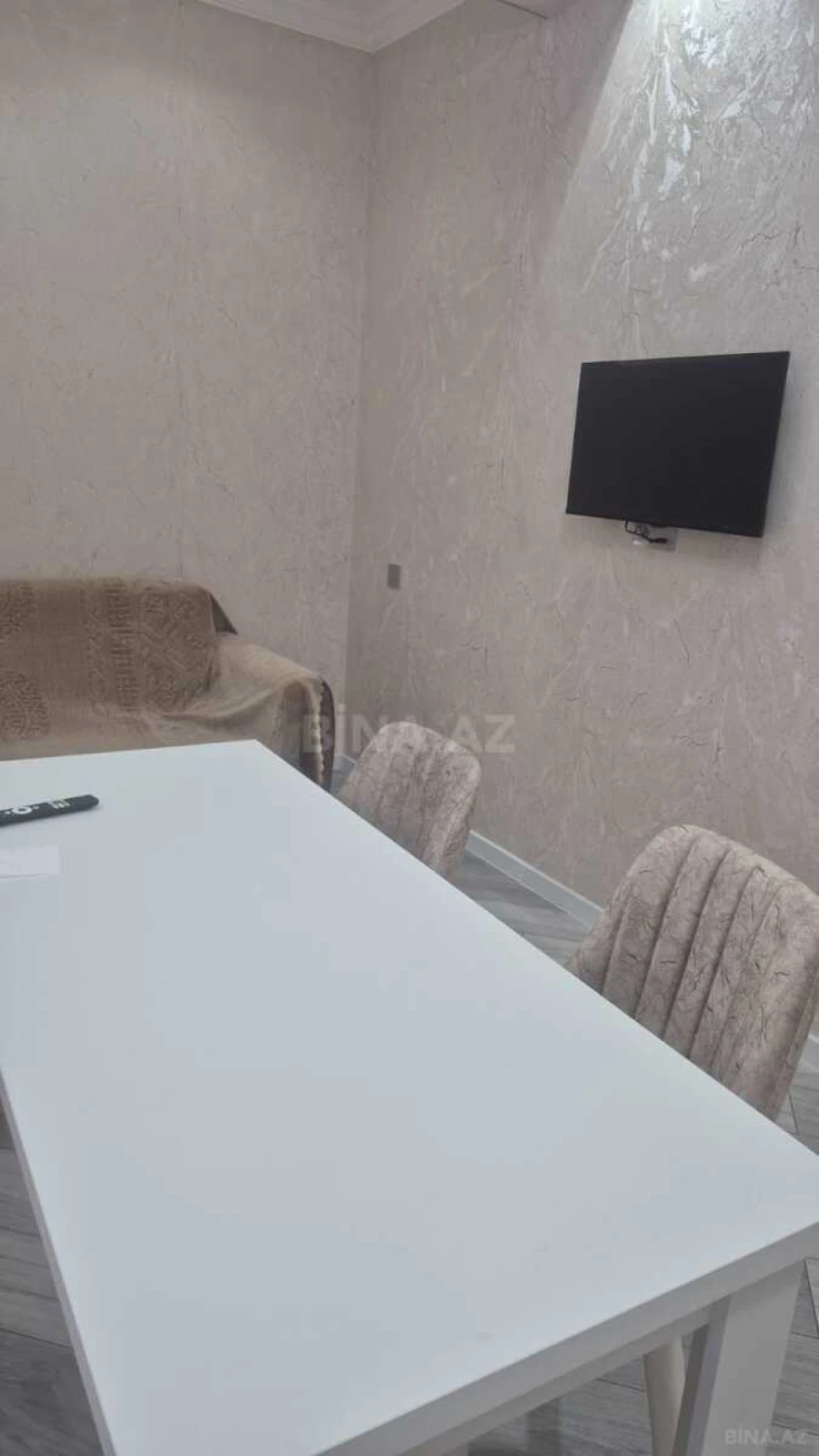 Kirayə verilir 2 otaqlı mənzil 65 m²