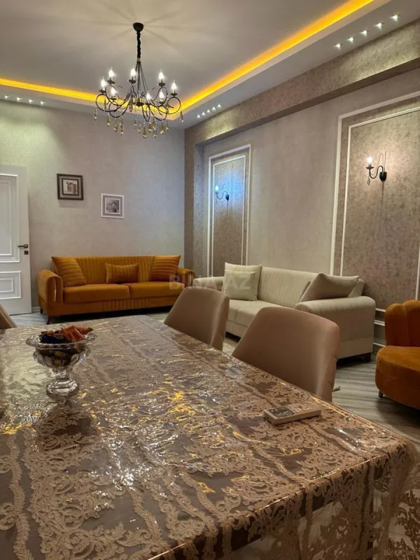 Kirayə verilir 2 otaqlı mənzil 80 m²