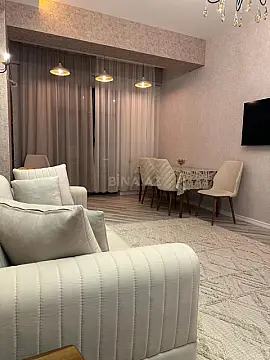Kirayə verilir 2 otaqlı mənzil 80 m²