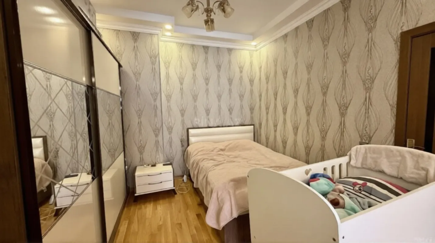 Satılır 3 otaqlı mənzil 98 m²