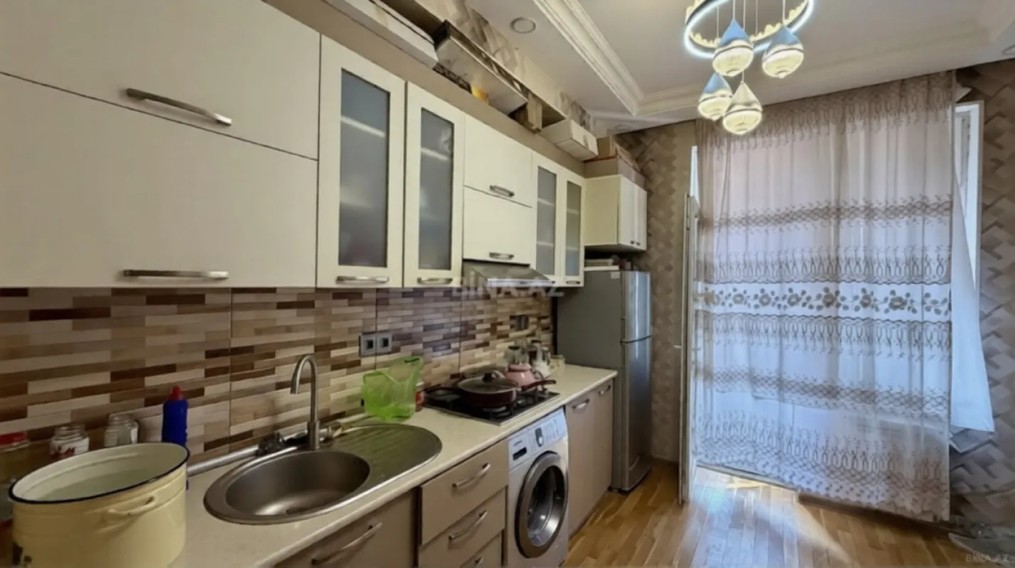 Satılır 3 otaqlı mənzil 98 m²