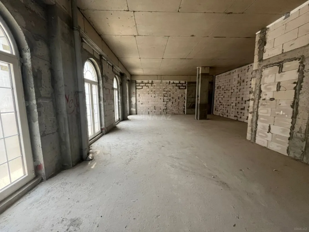Satılır 3 otaqlı mənzil 152 m²